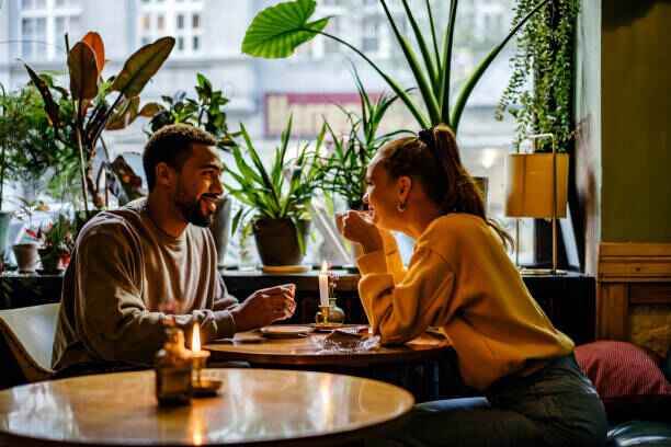 First Date After the Office? 5 Style Tips That Make the Transition Effortless