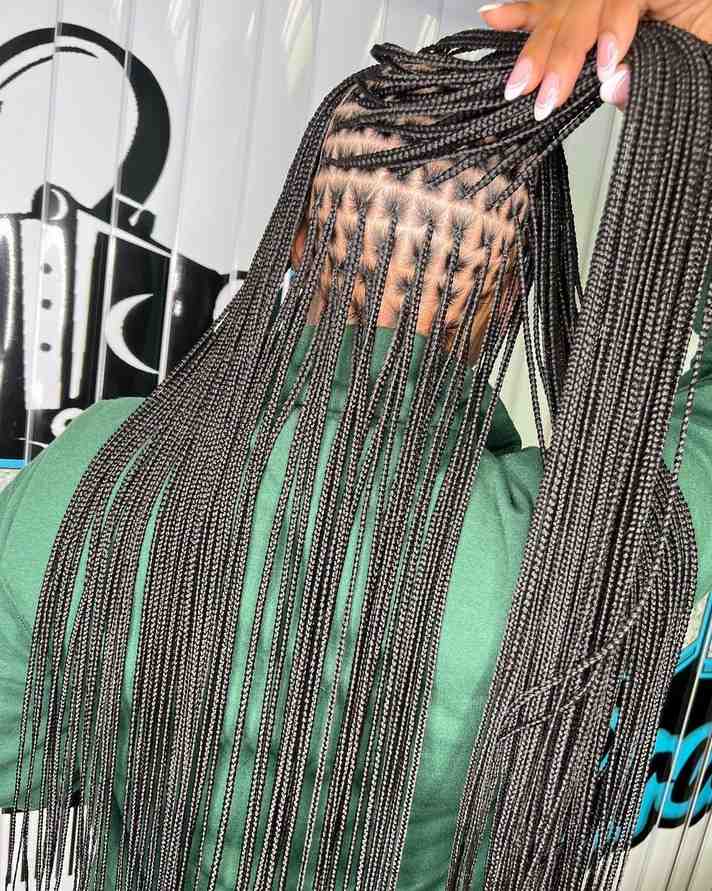 black extra long knotless braids